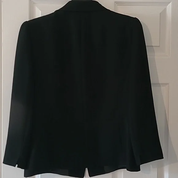 NWOT Tahari Blazer Skirt Set Size 12 - Picture 3 of 10